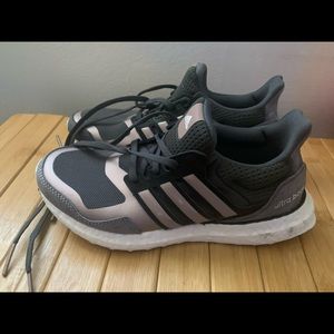 Women’s Adidas Ultraboost DNA S&L Running Shoe 5.5